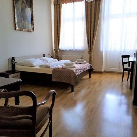 Dom Notre Dame Bed & Breakfast วรอตซวาฟ ภายนอก รูปภาพ