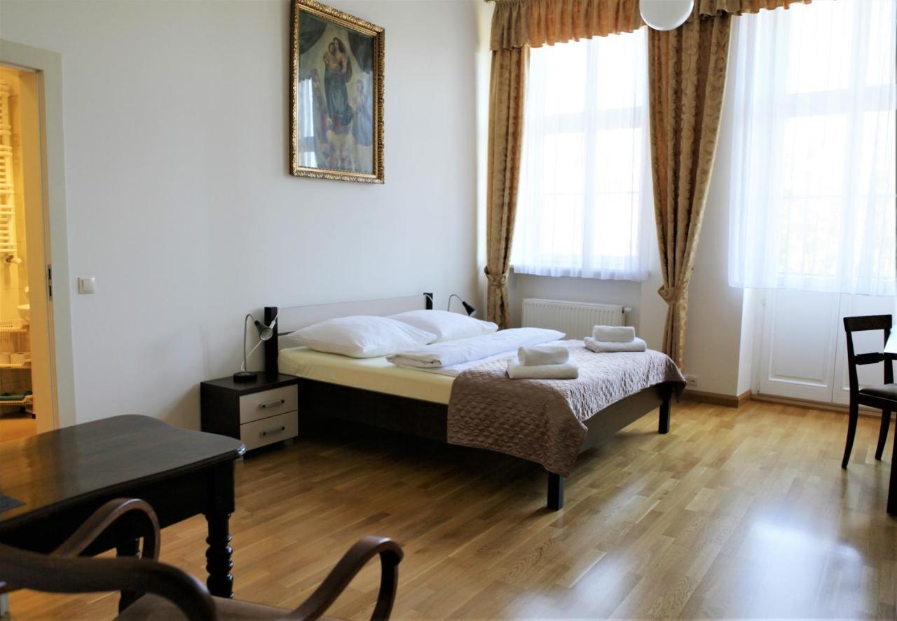 Dom Notre Dame Bed & Breakfast วรอตซวาฟ ภายนอก รูปภาพ