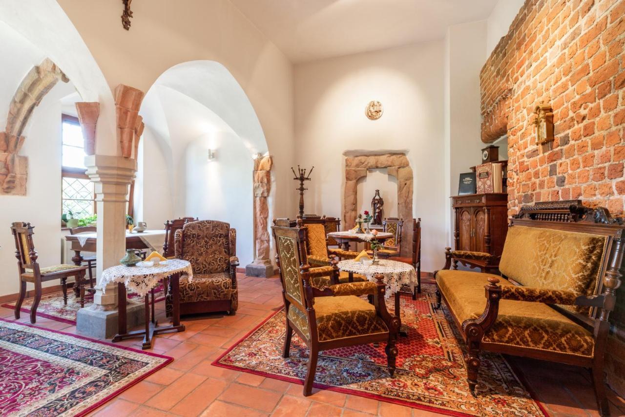Dom Notre Dame Bed & Breakfast วรอตซวาฟ ภายนอก รูปภาพ