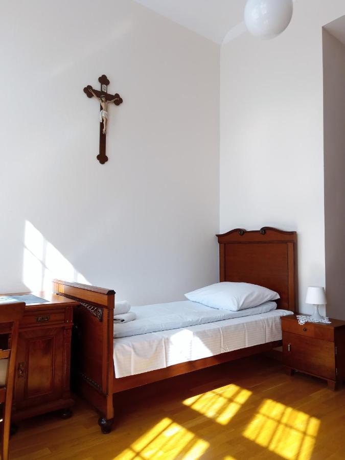 Dom Notre Dame Bed & Breakfast วรอตซวาฟ ภายนอก รูปภาพ