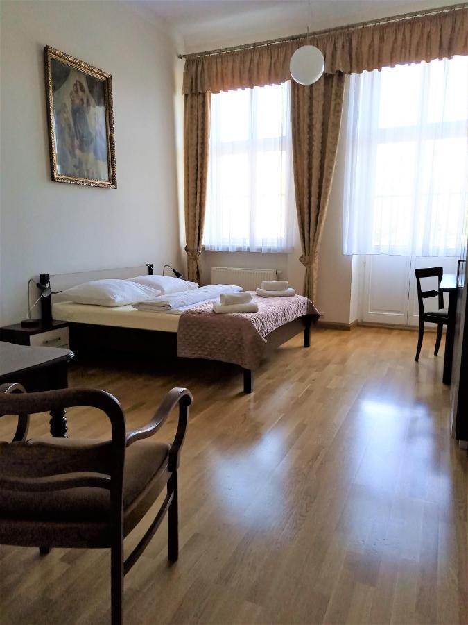 Dom Notre Dame Bed & Breakfast วรอตซวาฟ ภายนอก รูปภาพ