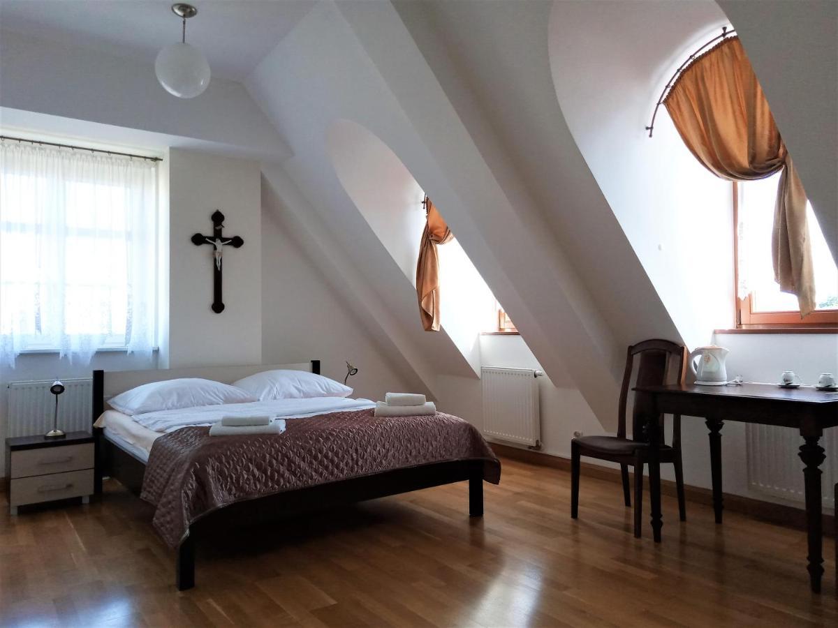Dom Notre Dame Bed & Breakfast วรอตซวาฟ ภายนอก รูปภาพ
